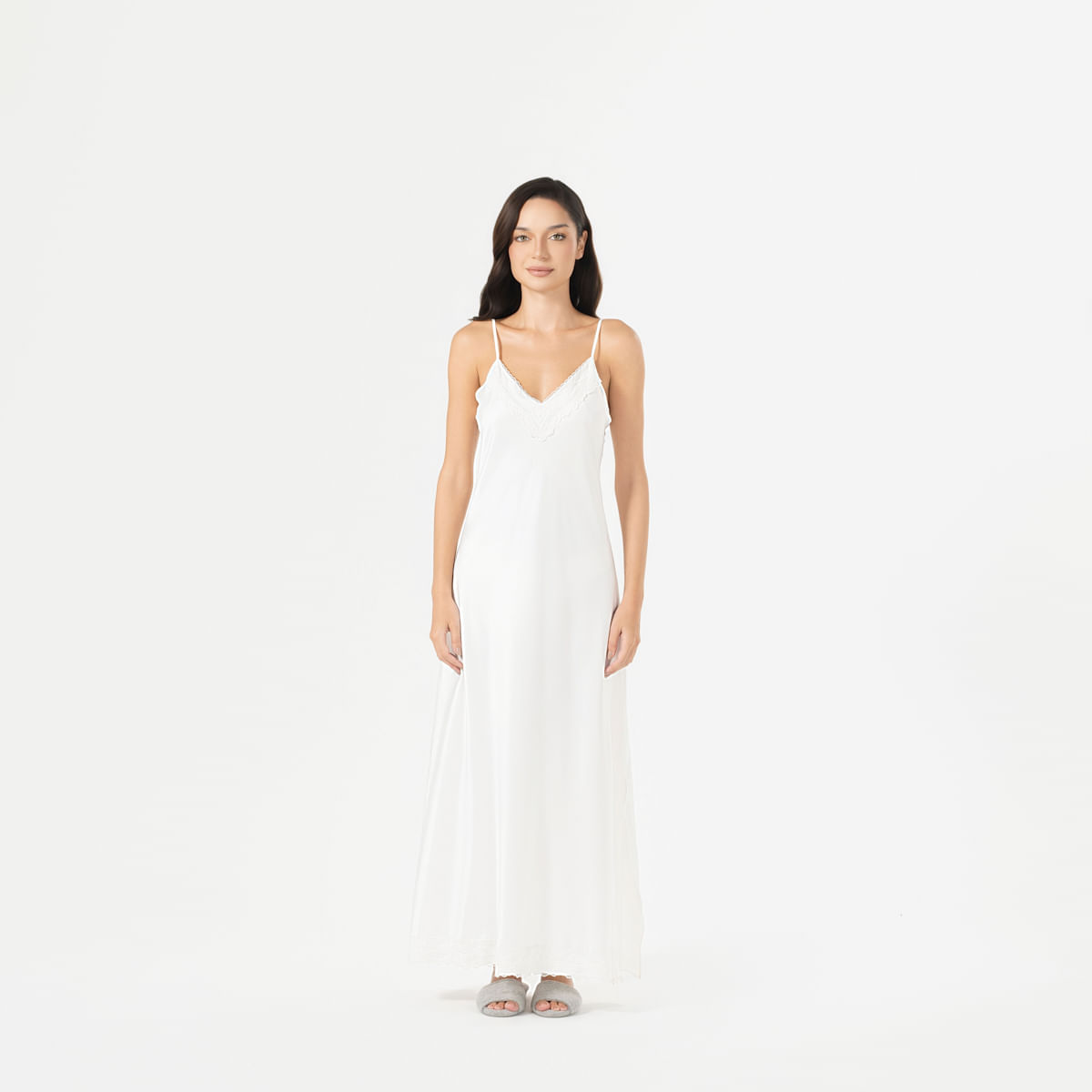 06 06 0044 Camisola Longa Off White  + 06 02 0008 Chinelo Cristal Cinza 002